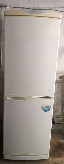 Продам холодильник