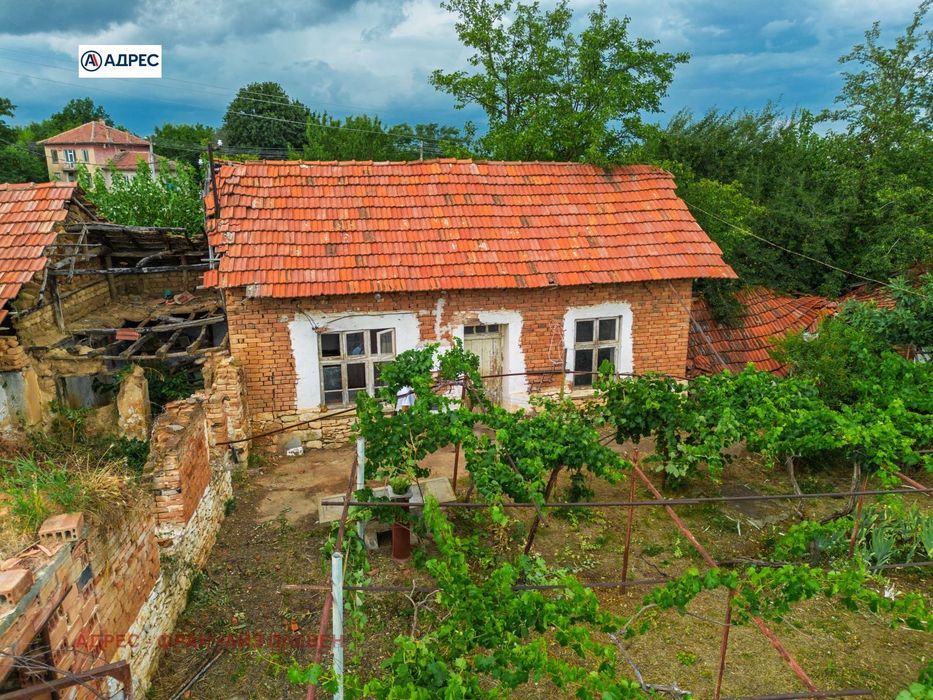 Къща в Плевен, област-с.Пелишат площ 85 цена 35000