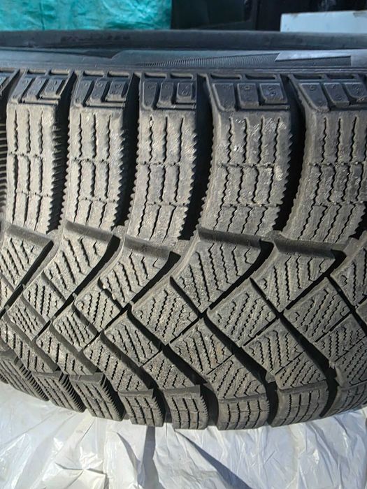 Продам шины pirelli ice zero f