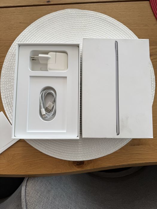 Ipad A1550 + sim 7”
