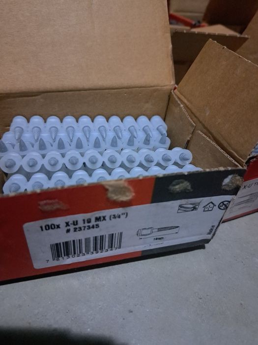 HILTI     Дюбели