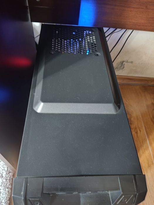 Геймърски компютър RYZEN 5 / RX580 / 16GB RAM / NVME 256GB SSD