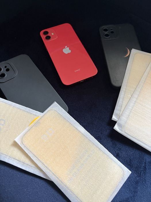 Iphone 12 - Червен