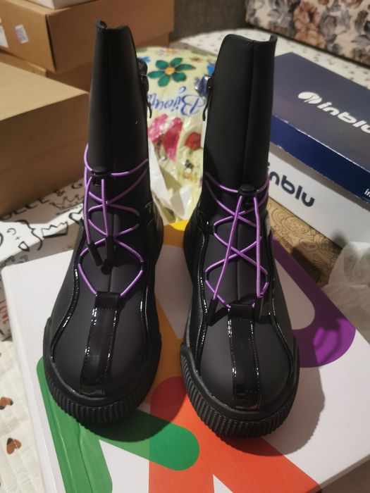 Продам детские ботинки