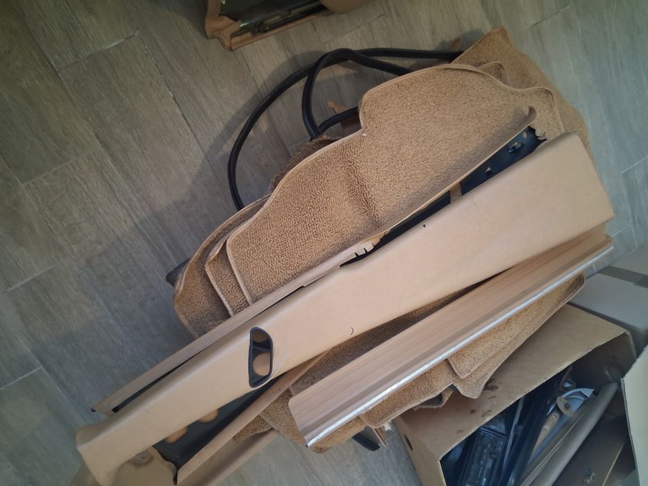 Vând componente interior mercedes w123