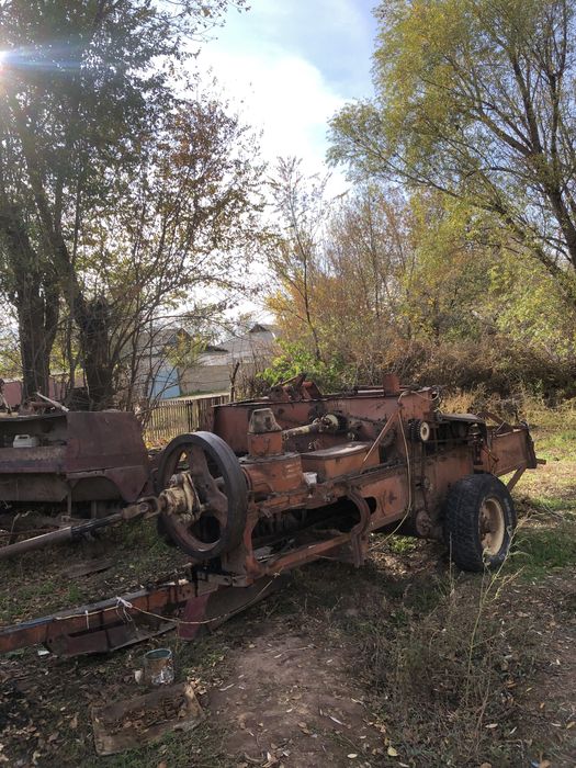 Трактор и 2х пресс