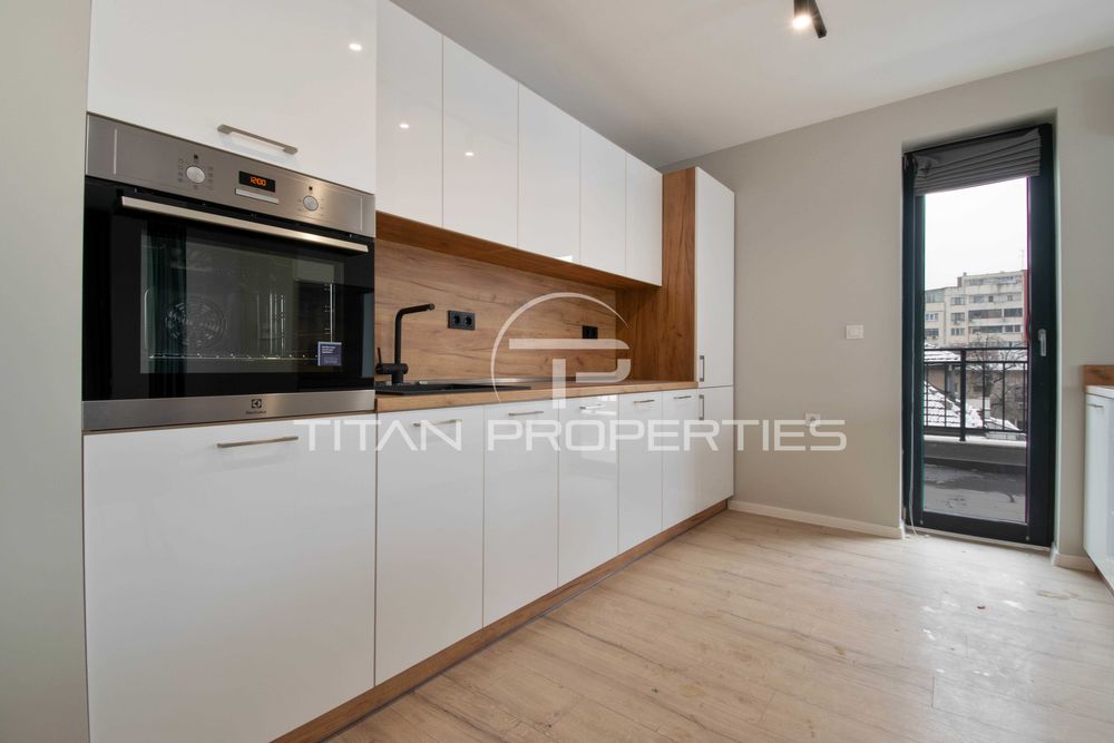 Дава се под наем Тристаен апартамент в Пловдив, Център - 112 кв.м за 872.61 € - Снимка #4