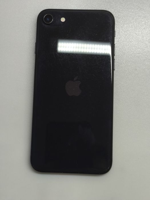 Продам iPhone 8 в отличном состоянии