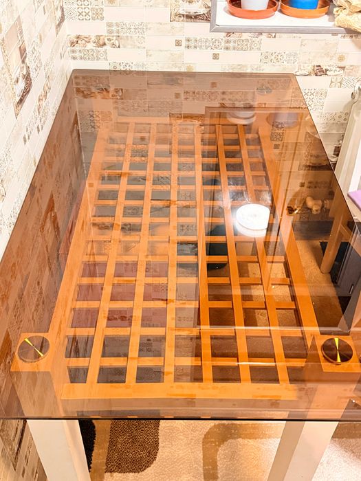 Oynali Stol va 6 ta Stul