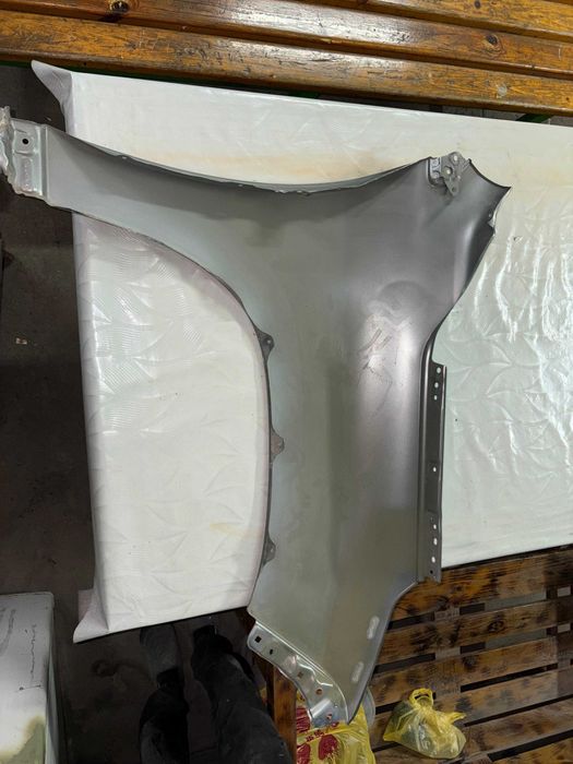 Крыло от Lexus LX 570