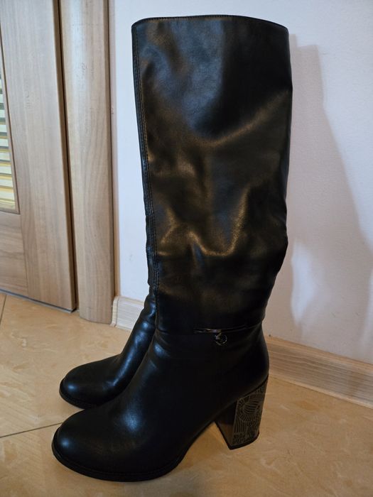 Дамски ботуши с ток