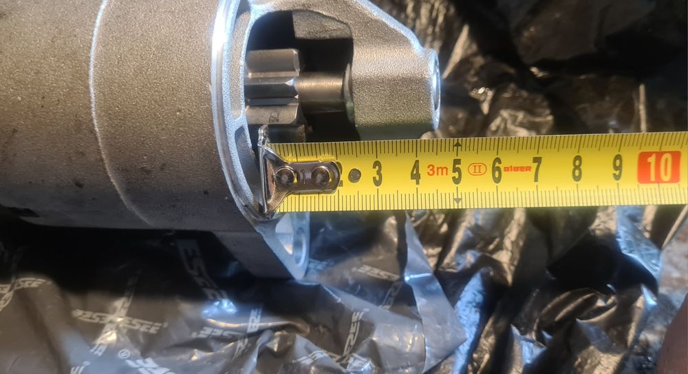 Продам стартер новый