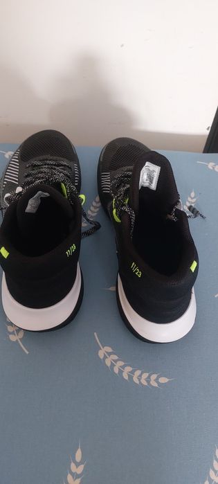 ADIDASI NIKE,  aproape noi