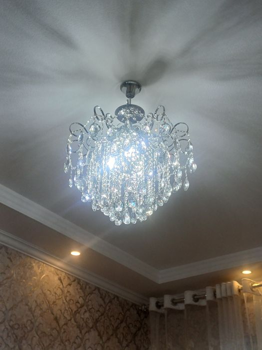 Люстра сотилади янгиси