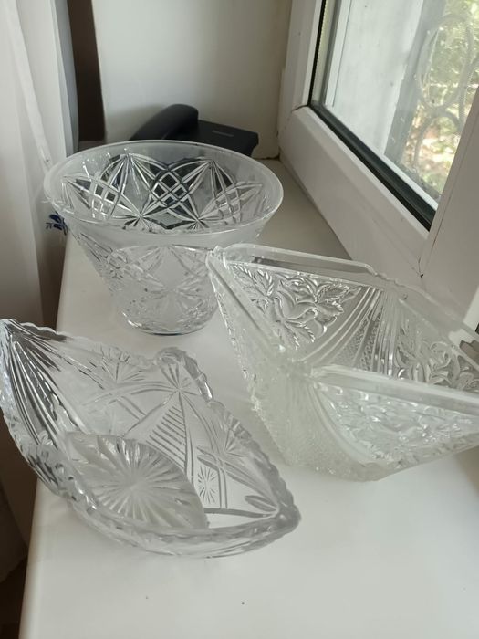 Посуда разная ( хрусталь, керамика)