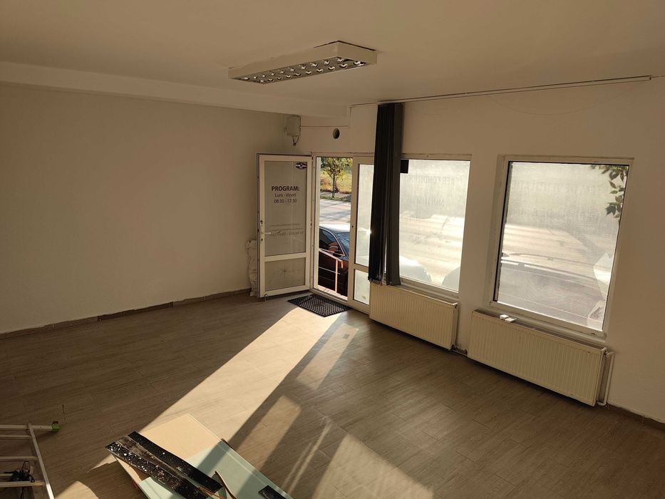 Spatiu comercial de inchiriat.