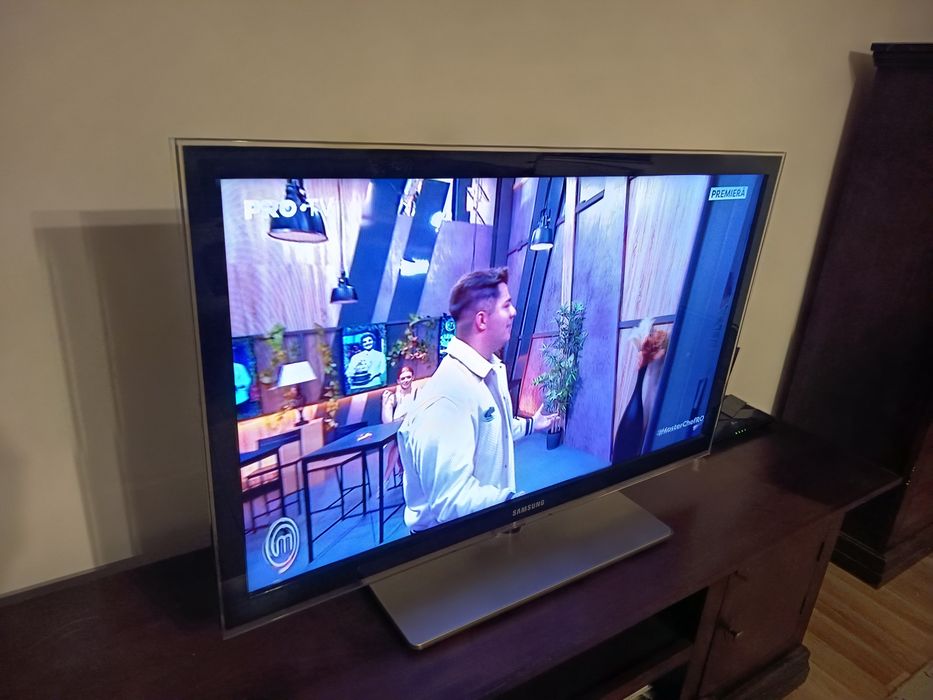 Vând televizor Samsung diagonala 100cm