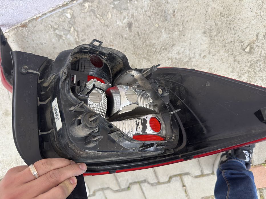 Piese Logan  TRIPLA STOPURI cu defecte ! si Airbag 150 lei logan 2