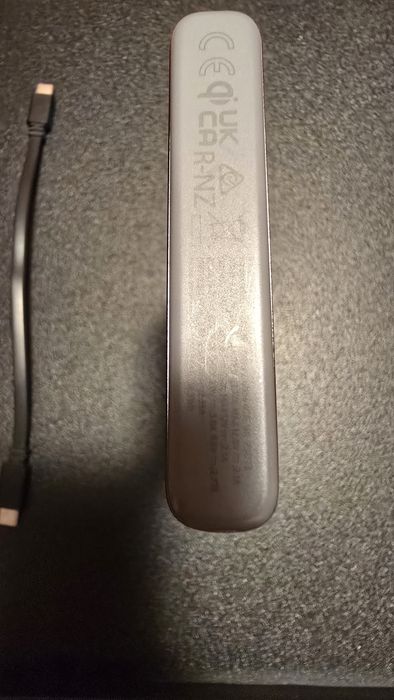 Baterie externa Samsung si Adata