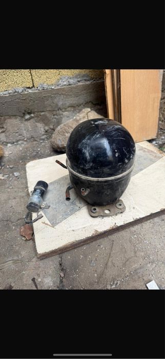 Продаётся компрессор от холодильника и пусковое реле конденсатор