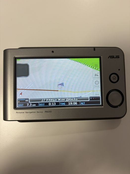 GPS навигация ASUS R600 – мултимедиен навигационен модул