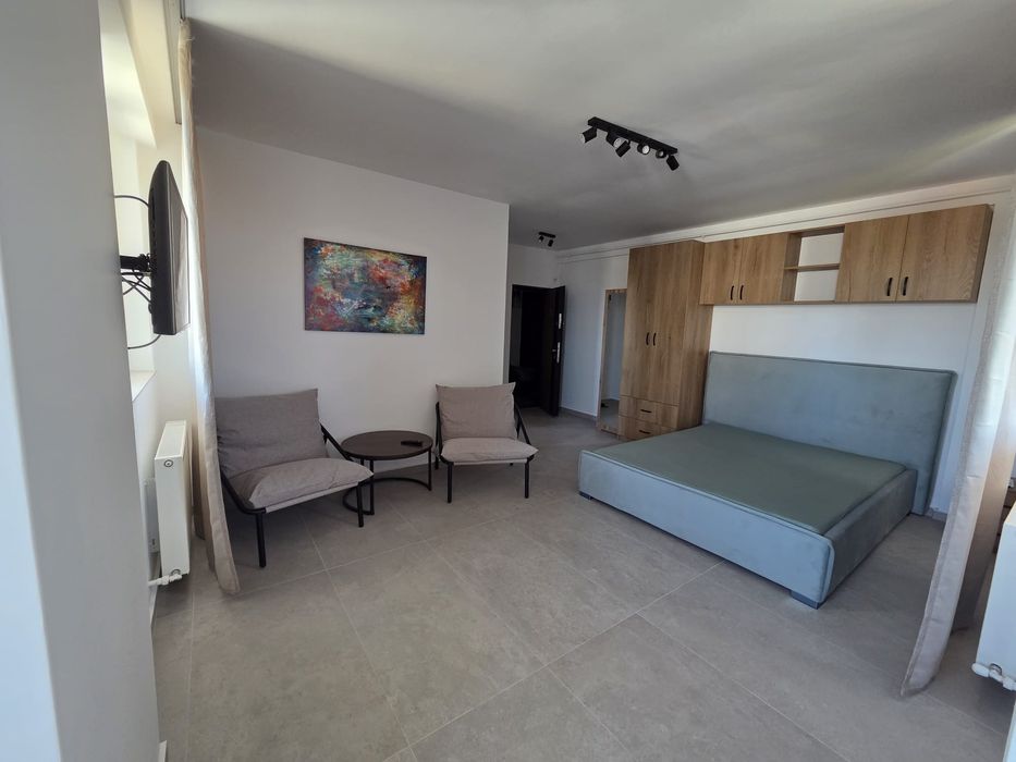 Garsonieră în bloc nou, prima închiriere, loc de parcare, 7 min de metrou Dimitrie Leonida
Complet mobilată și utilată, centrală proprie, aer c