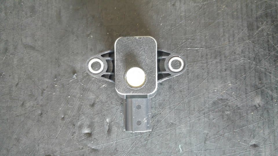 Senzor impact dreapta fata audi a4 b7 8p0955557