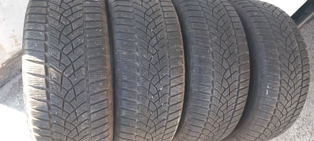 215 55 17 Зимни гуми  Goodyear Дот22