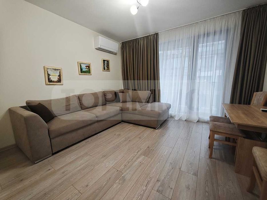 Дава се под наем Двустаен апартамент в Варна, Център - 70 кв.м за 950 € - Снимка #2