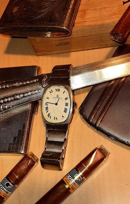 Ceas de damă din argint masiv, vintage, perfect funcțional.