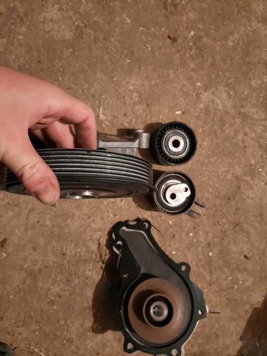 Ролки,водна помпа,демферна шайба