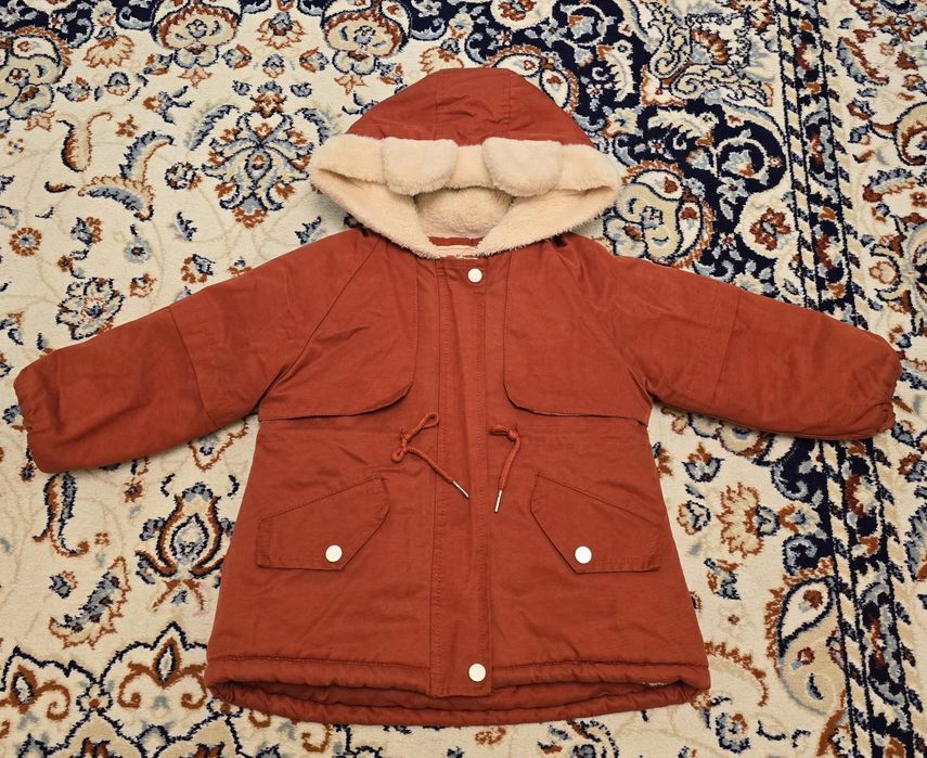 Продаётся парка детский  на девочку на 3-4 годик