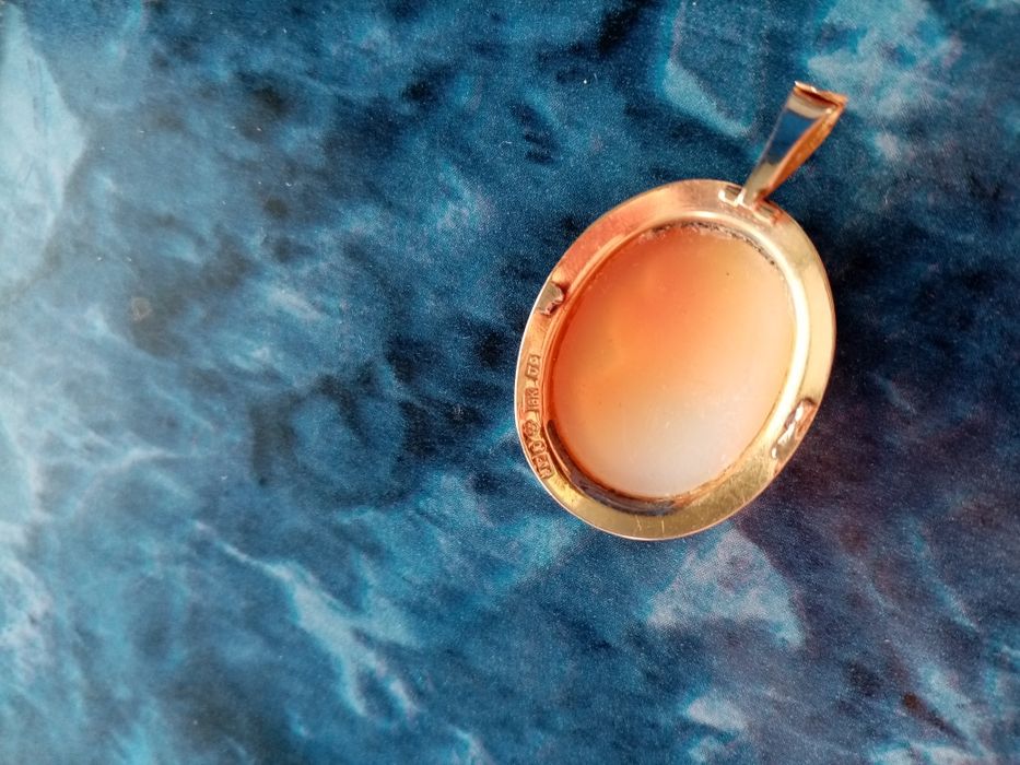 Set vintage:inel, lanț și medalion camee, aur Suedia 18 karate