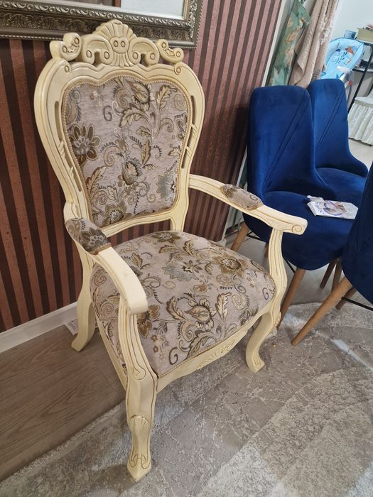 Стулья кухонные 2 вида