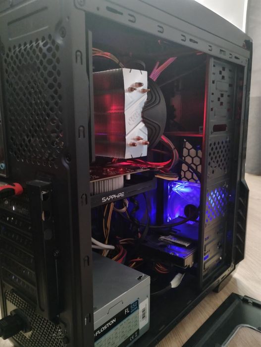 PC Gaming + Monitor75hz + mouse