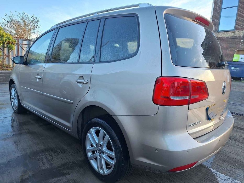 Haion Volkswagen Touran 2013 Monovolum Auriu