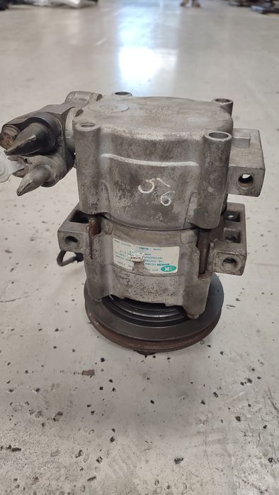 Компрессор кондиционера Hyundai Galloper 4D56