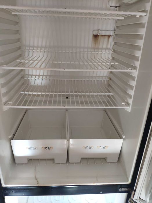 Хладилник с фризер Zanussi