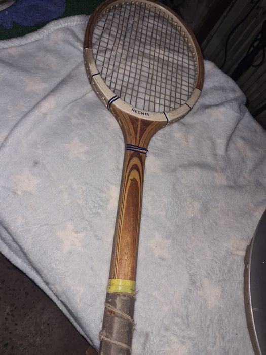 Paleta racheta tenis Reghin