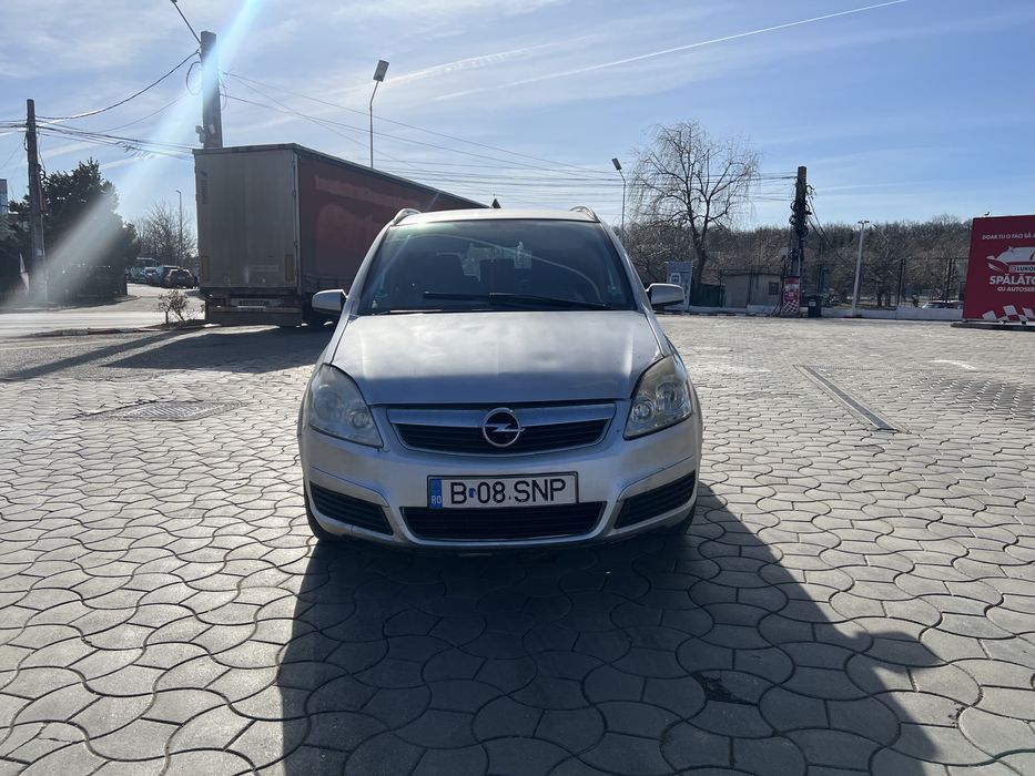 Dezmembrez opel zafira b