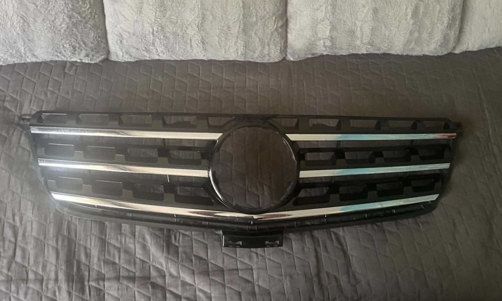 Продавам решетка за Мерцедес МЛ/ Mercedes ML W166