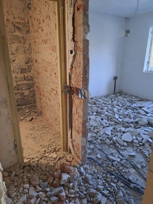 Demolari,taieturi in beton,spargem beton,decupari usi,gresie faianta.