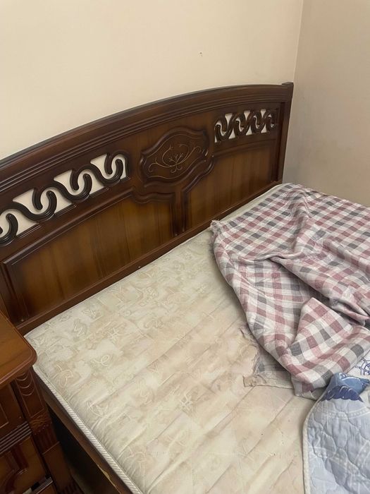 кровать двуспальная