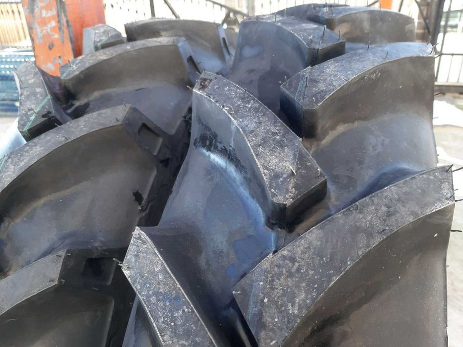 9.5-32 Anvelope noi inguste de tractor cu 8PR Cauciucuri marca OZKA