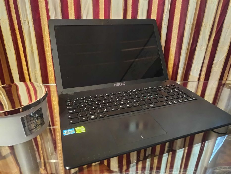 Laptop Asus X550C i5
