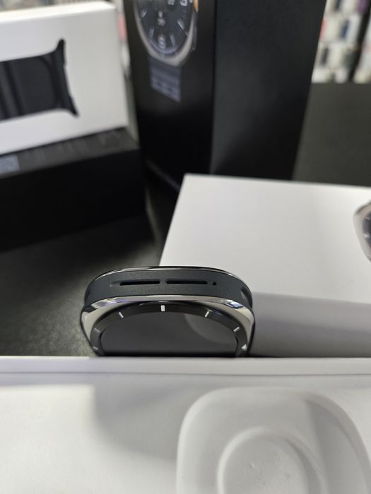 Samsung Watch Ultra / Titanium Silver/Black / DeluxGSM