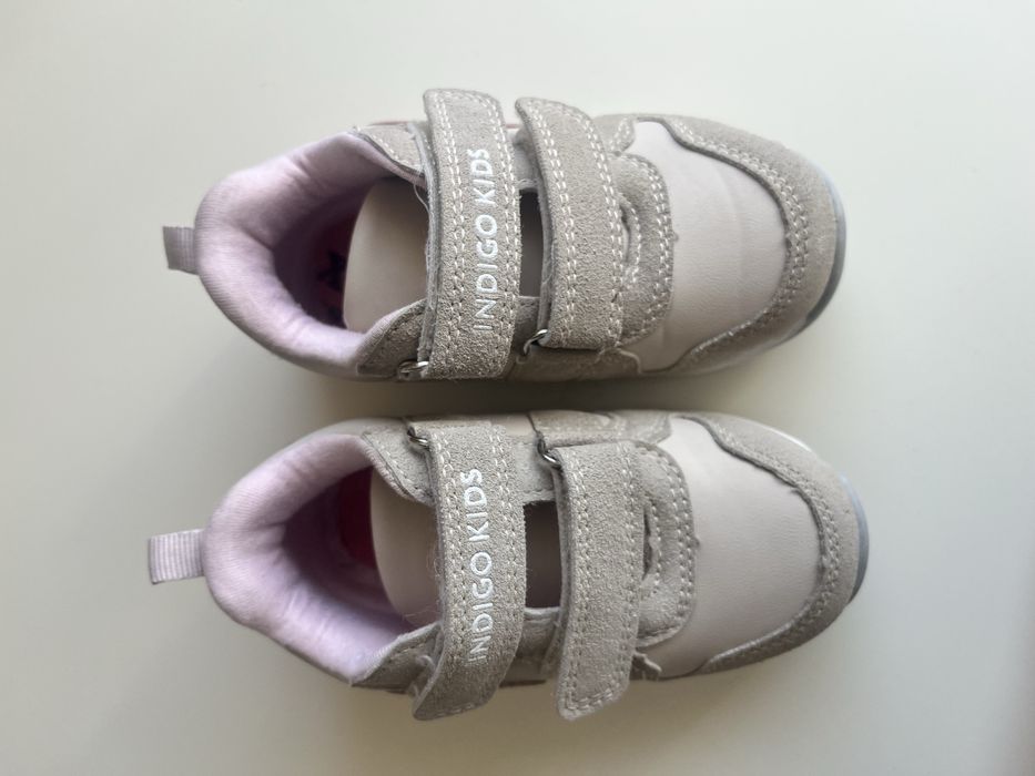 Продам детские кроссовки