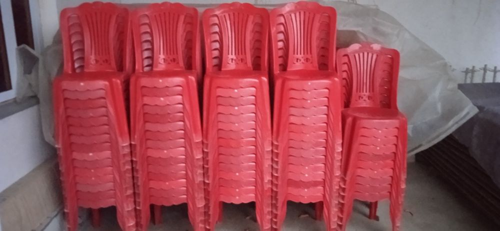 Пластмасса стуллар сотилади! Туй маросимлар, кафелар учун 300 дона