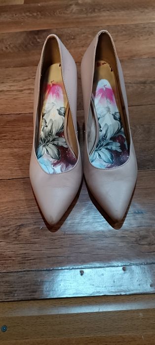 Туфли на шпильке