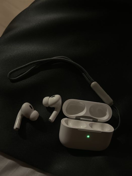 AirPods 2 Apple